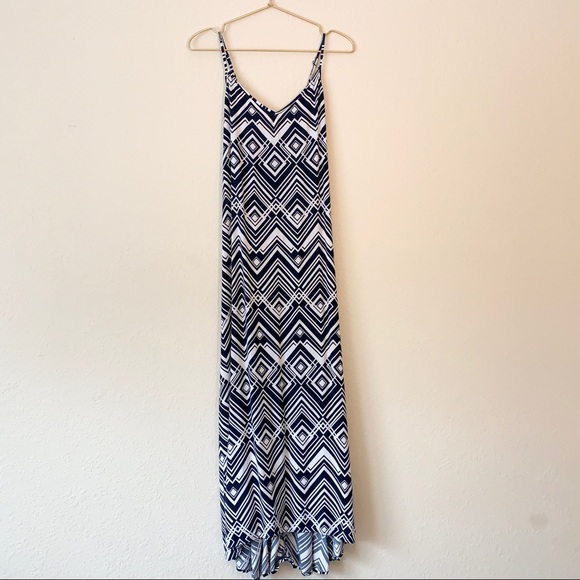 GAP Dresses & Skirts - 🌻Gap Maxi Chevron White and Navy Dress: Small